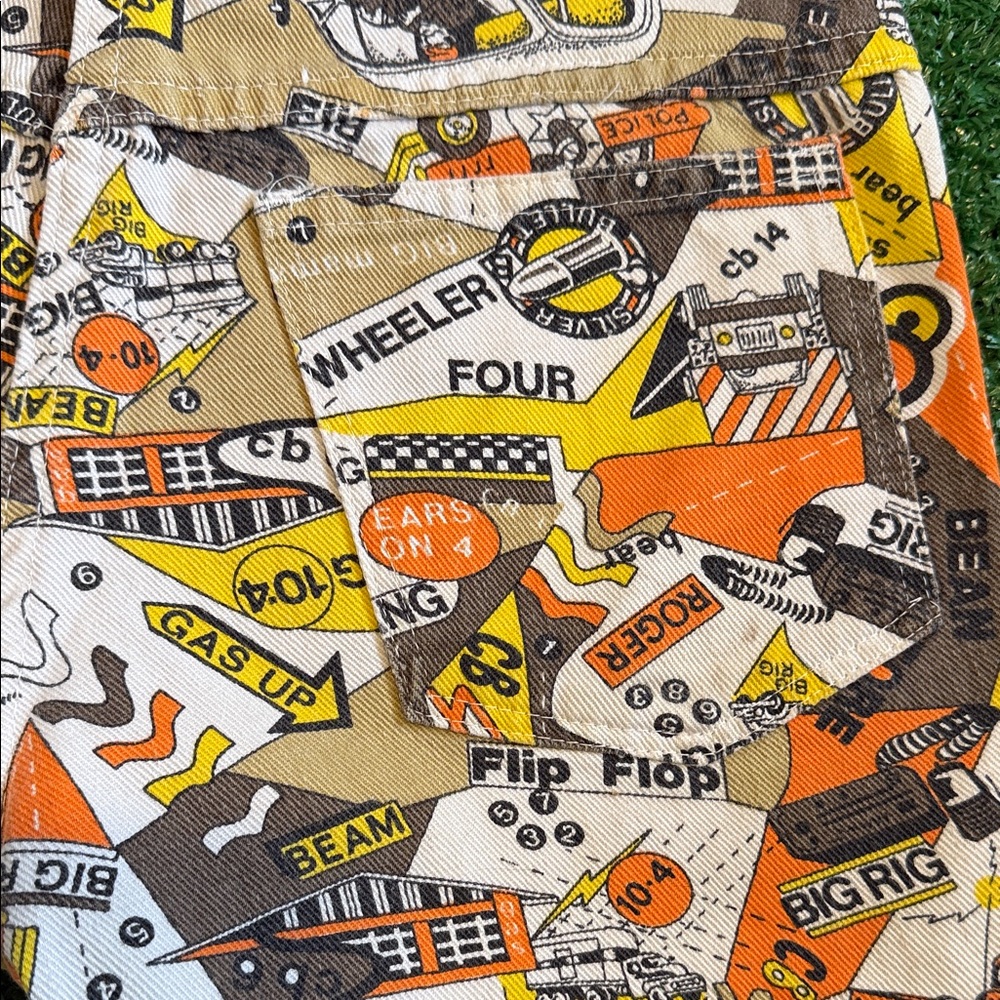 Rad & Rare 70s Vintage Big Rig CB Radio Slang Graphic Print Frayed Jean Shorts - Picture 7 of 14